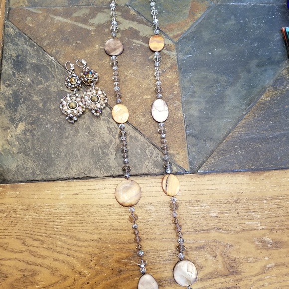 Vintage-Inspired Warm Tones Beaded Necklace and Earring Set - Picture 5 of 7